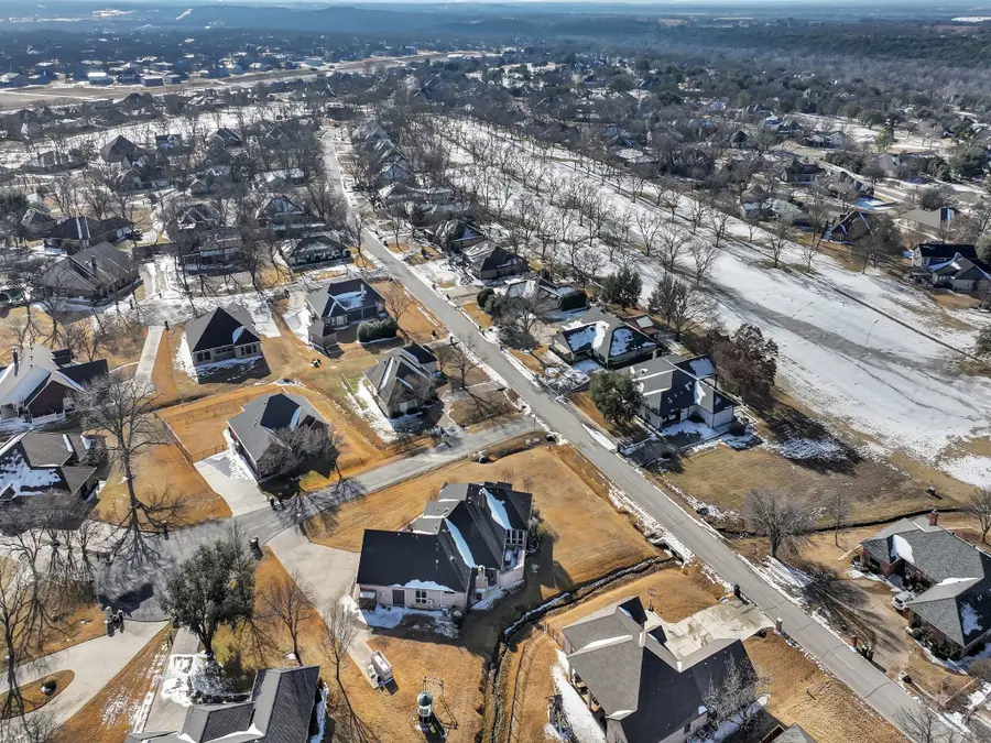 6000 Justine Court, Granbury, TX 76049 - Image #2