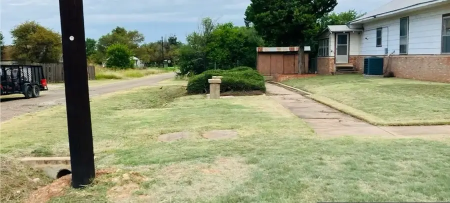 310 Hughes Street, Quanah, TX 79252 - #3