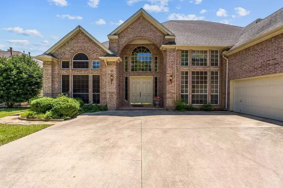 6512 Mesa Ridge Court, Fort Worth, TX 76137 - Image #2