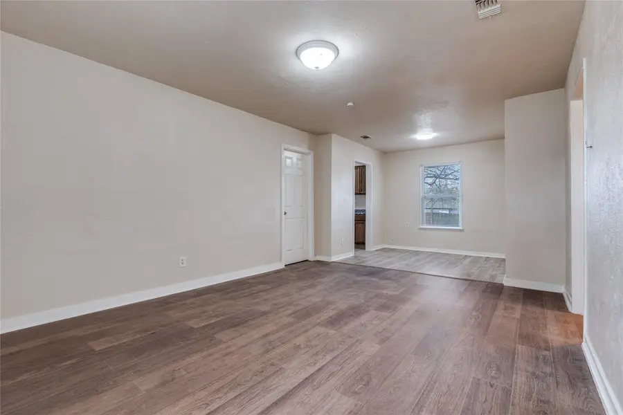133 W Hobson Avenue, Dallas, TX 75224 - Image #2
