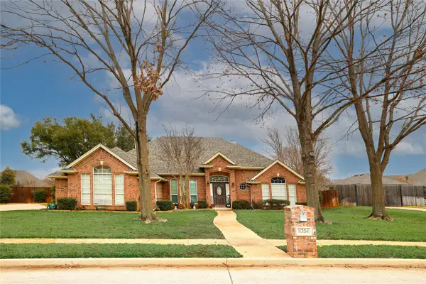 8356 Thornhill Drive, North Richland Hills, TX 76182