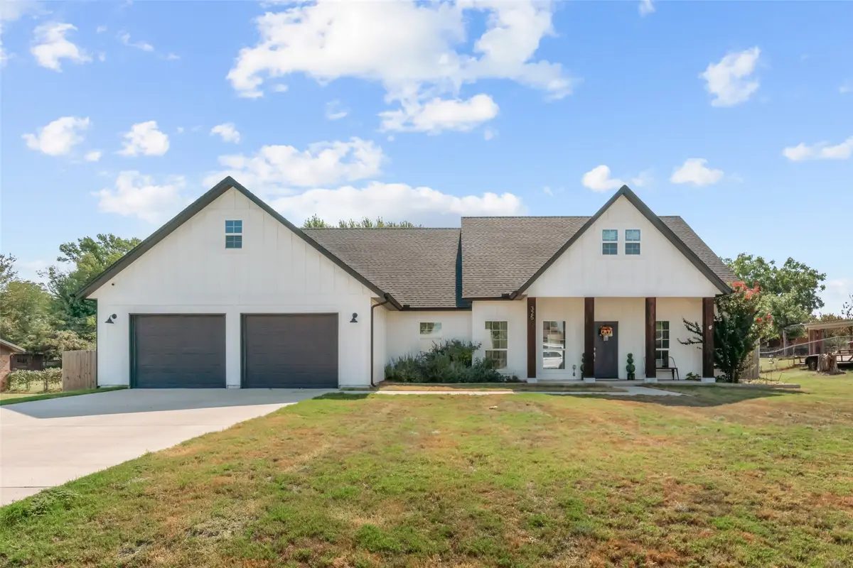 325 Berryhill Drive, Springtown, TX 76082 - #1