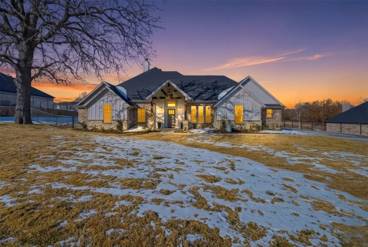 9017 Valley Oak Court, Springtown, TX 76082 - Image #1