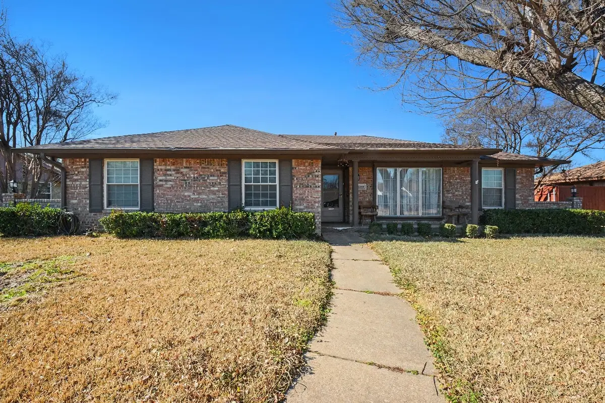 1319 Meadowcrest Drive, Mesquite, TX 75149 - Image #1