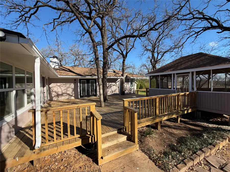 129 Oak Trail, Burleson, TX 76028 - Image #3