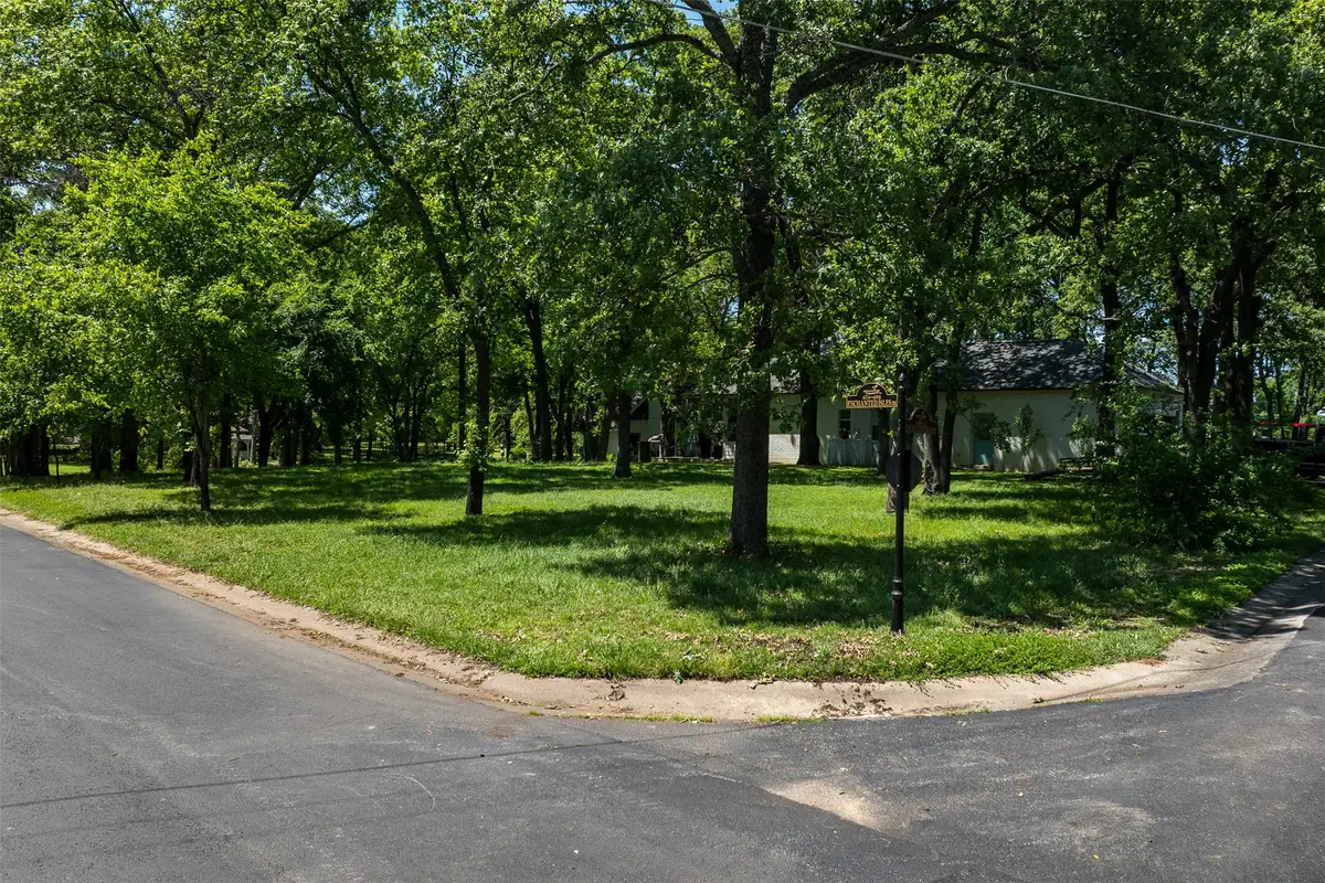 697 Enchanted Isles Drive, Mabank, TX 75156 - Image #1