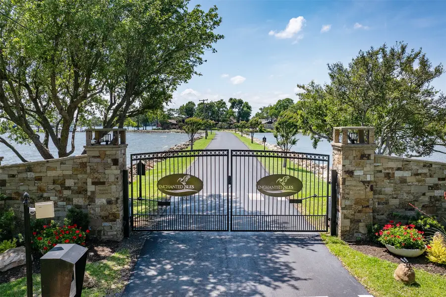 697 Enchanted Isles Drive, Mabank, TX 75156 - Image #2