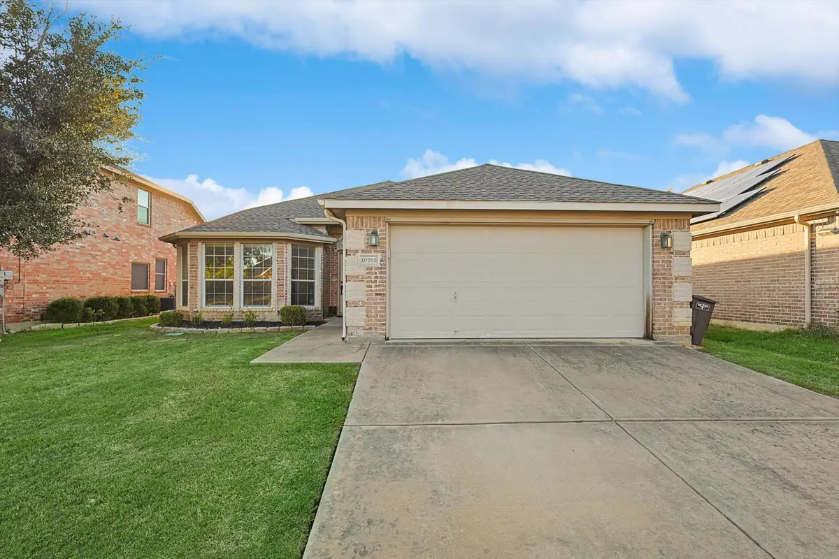 10705 Emerald Park Lane, Fort Worth, TX 76052 - Image #1