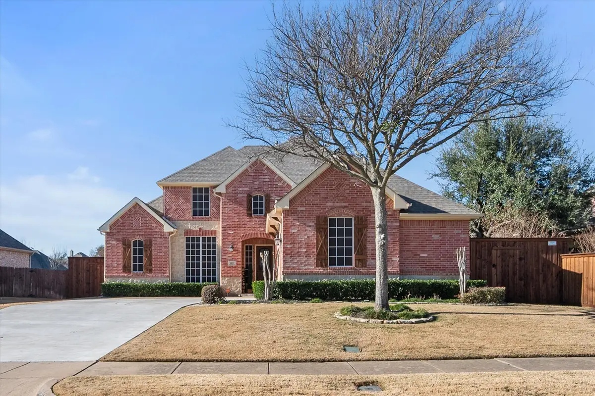 1819 Lakes Edge Boulevard, Mansfield, TX 76063 - Image #1