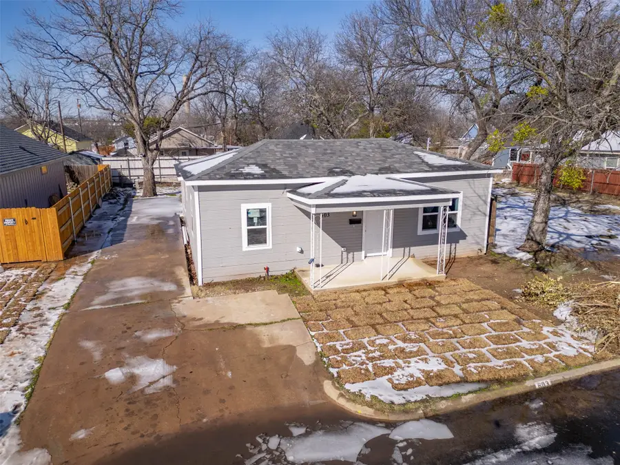 603 E Willingham Street, Cleburne, TX 76031 - Image #3