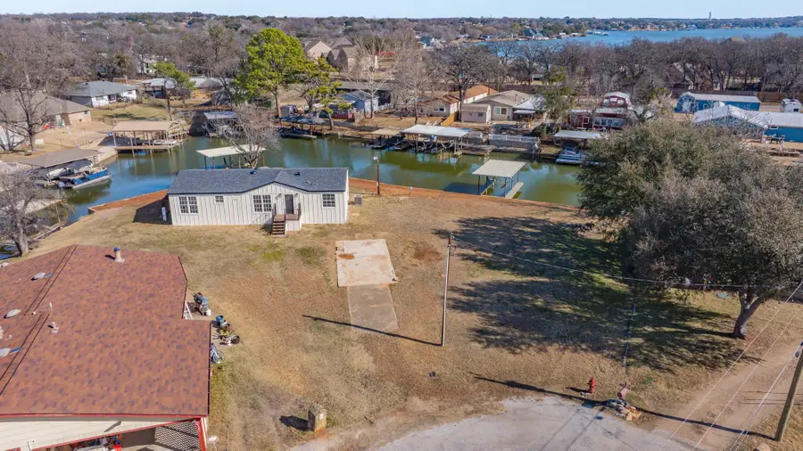 4504 E Kenwood Court, Granbury, TX 76049 - Image #2