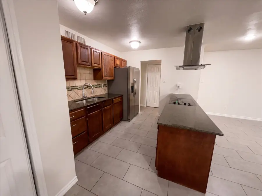 3732 Sugarberry Drive, Mesquite, TX 75150 - Image #2