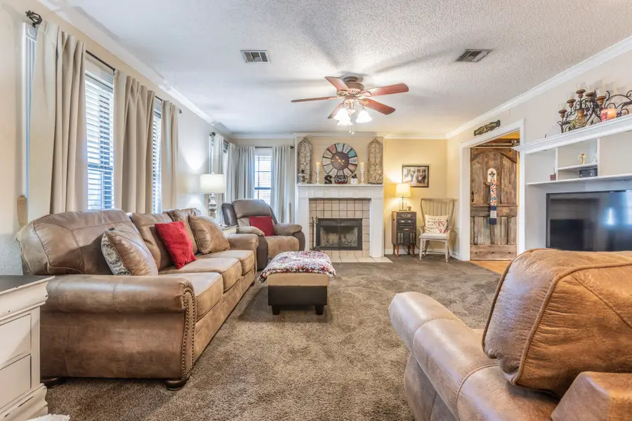 202 E San Benito Drive, Robinson, TX 76706 - #3