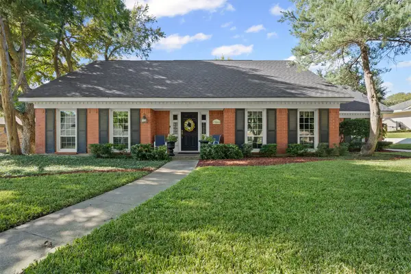 3800 Hollow Creek Road, Benbrook, TX 76116