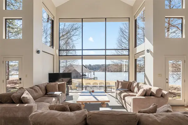 375 Eagle Point Drive W, Mount Vernon, TX 75457