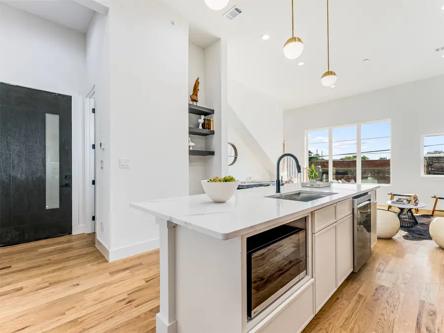 2080 Kelly Avenue #106, Dallas, TX 75215 - Image #3