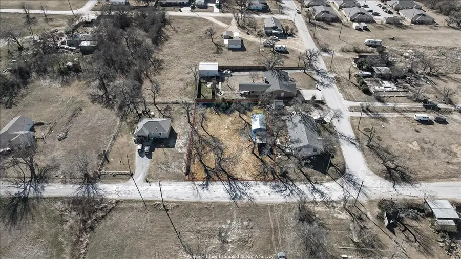 1117 W Live Oak Street, Jacksboro, TX 76458 - #2