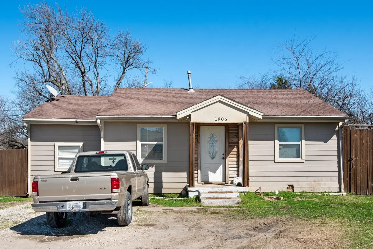 1906 S Peachtree Road, Balch Springs, TX 75180 - Image #1