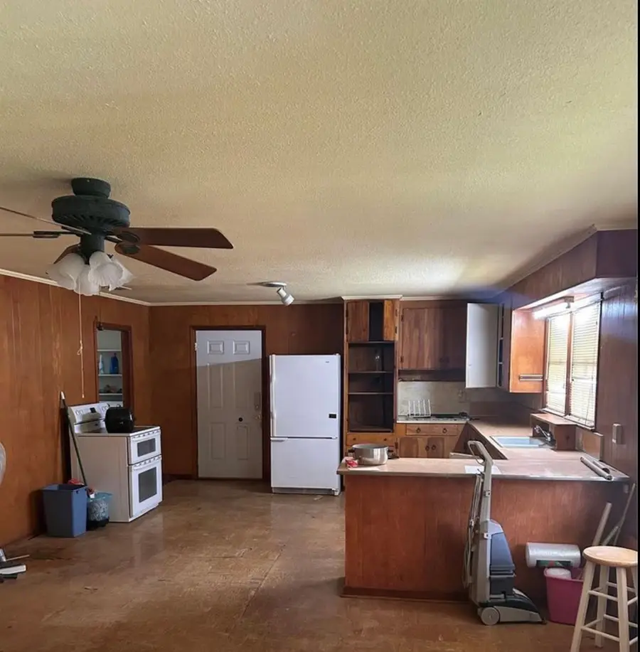 1015 W Hamilton, Olney, TX 76374 - #2