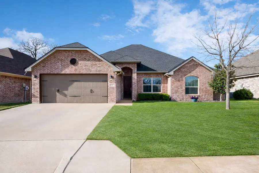 313 Donna Circle, Granbury, TX 76049 - Image #2