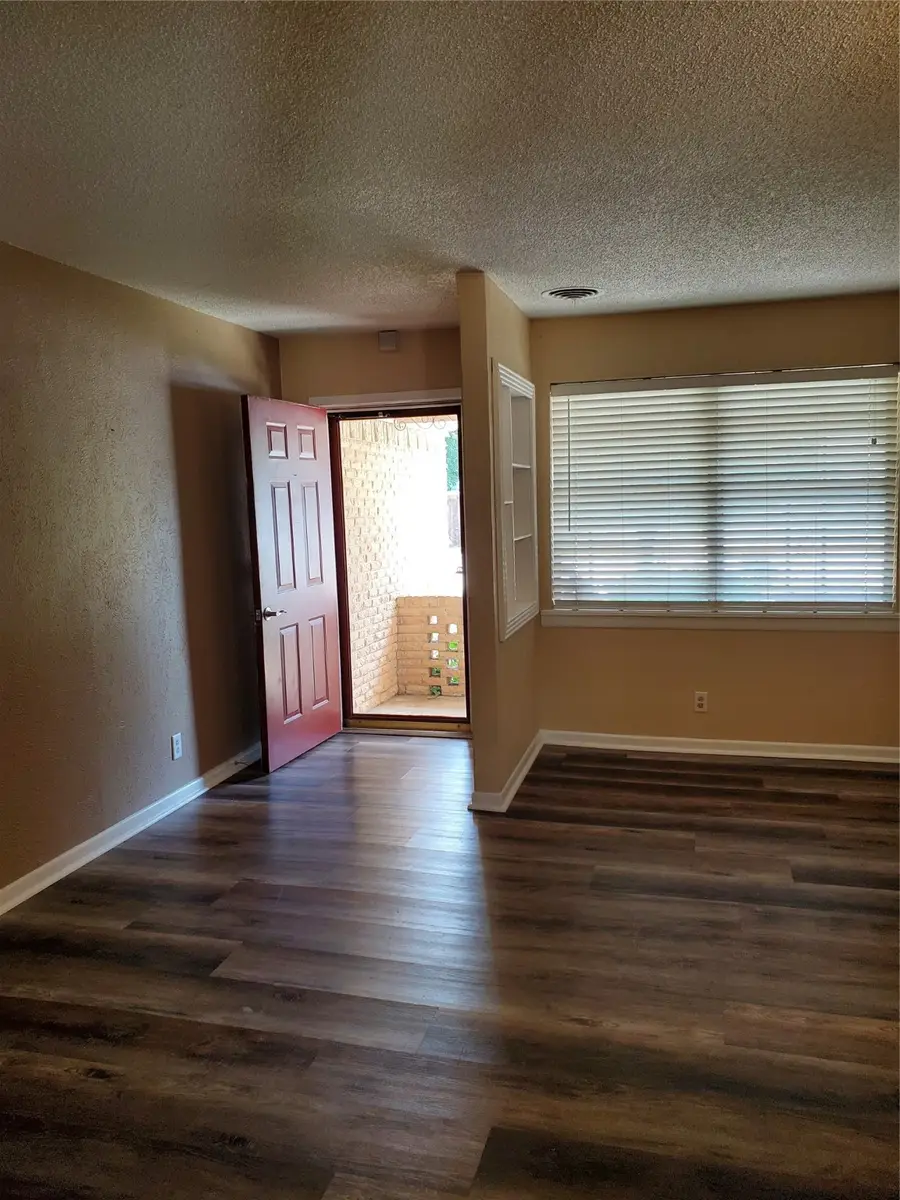 503 Harriett Street, Arlington, TX 76010 - Image #2