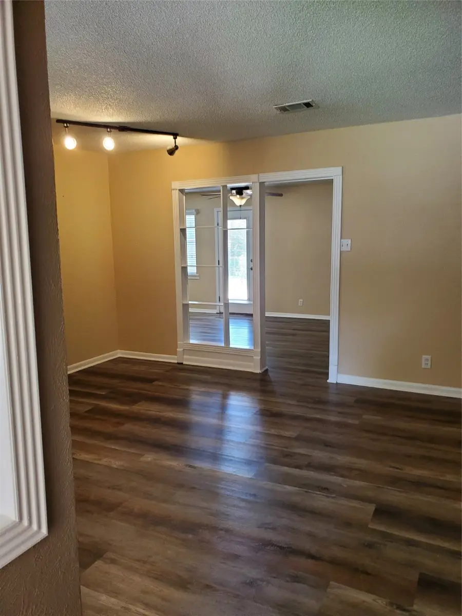 503 Harriett Street, Arlington, TX 76010 - Image #3