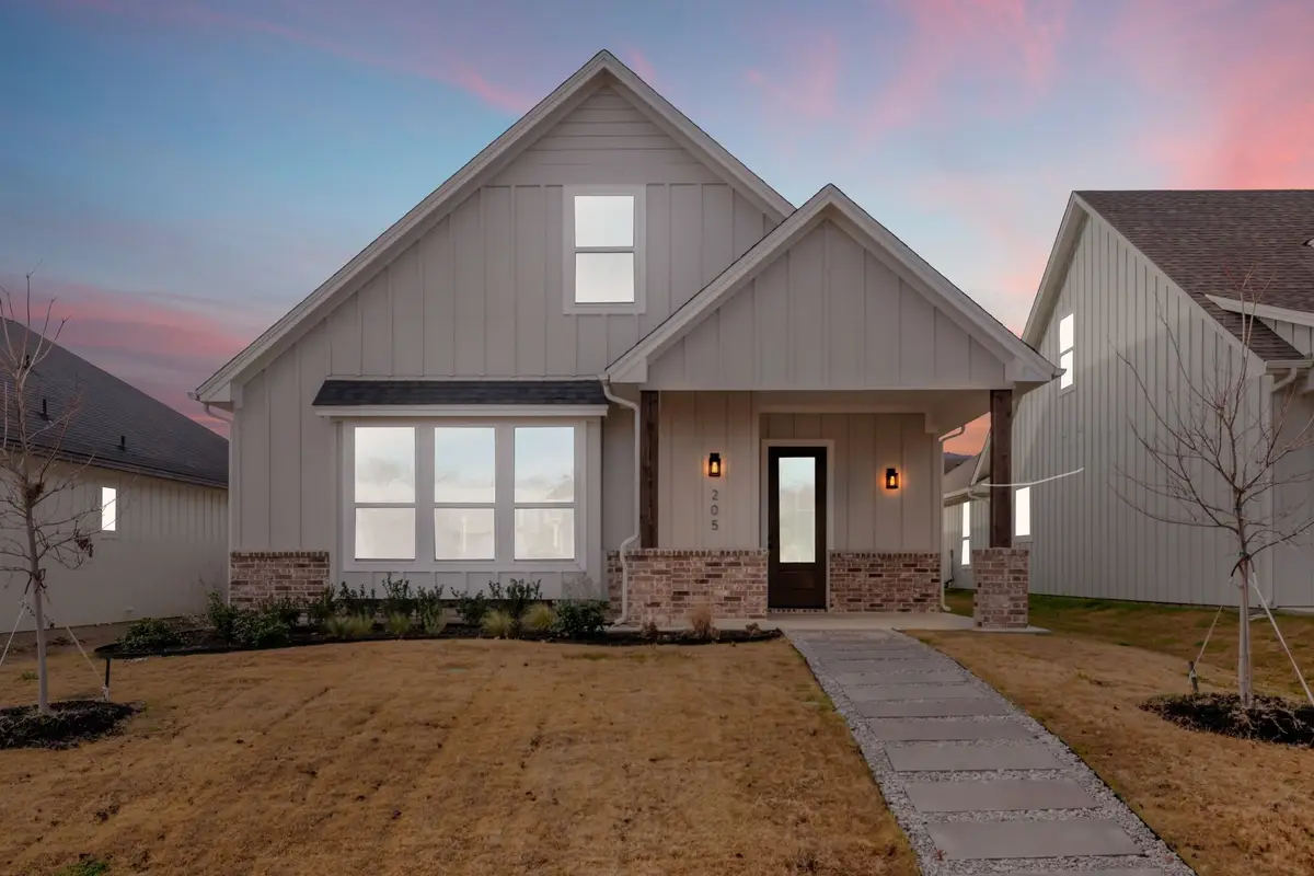 205 W 7th Street, Justin, TX 76247 - Image #1