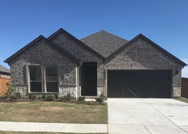 229 Crestlyn Drive, Midlothian, TX 76065