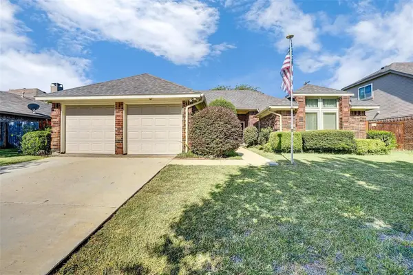 4329 Baldwin Street, Grand Prairie, TX 75052