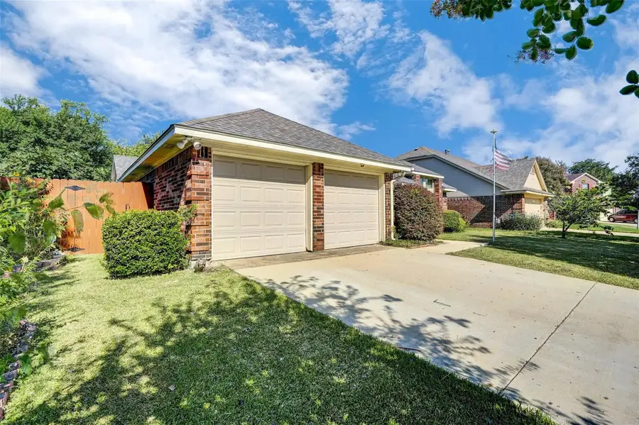 4329 Baldwin Street, Grand Prairie, TX 75052 - Image #2
