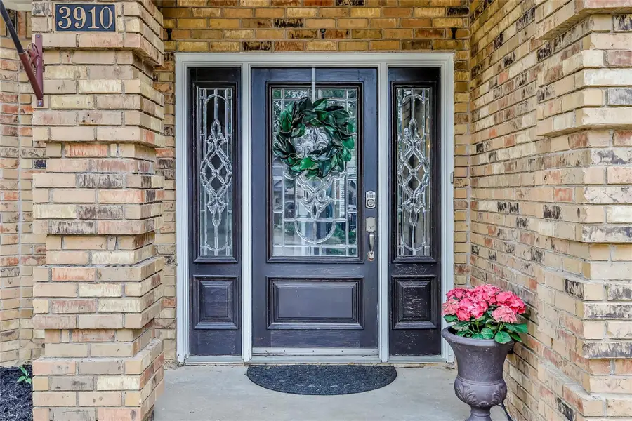 3910 Kingsferry Court, Arlington, TX 76016 - Image #2