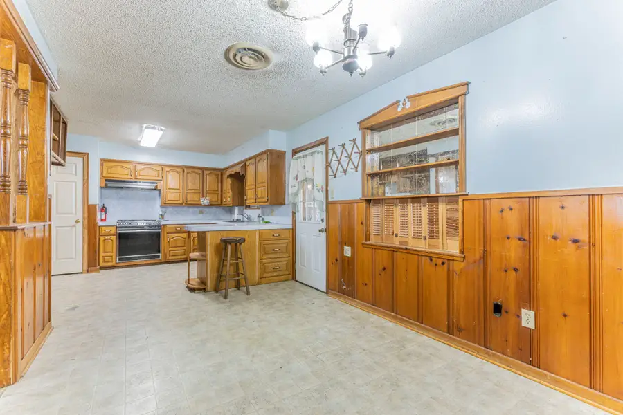 610 N Joyce Street, Lacy Lakeview, TX 76705 - #3