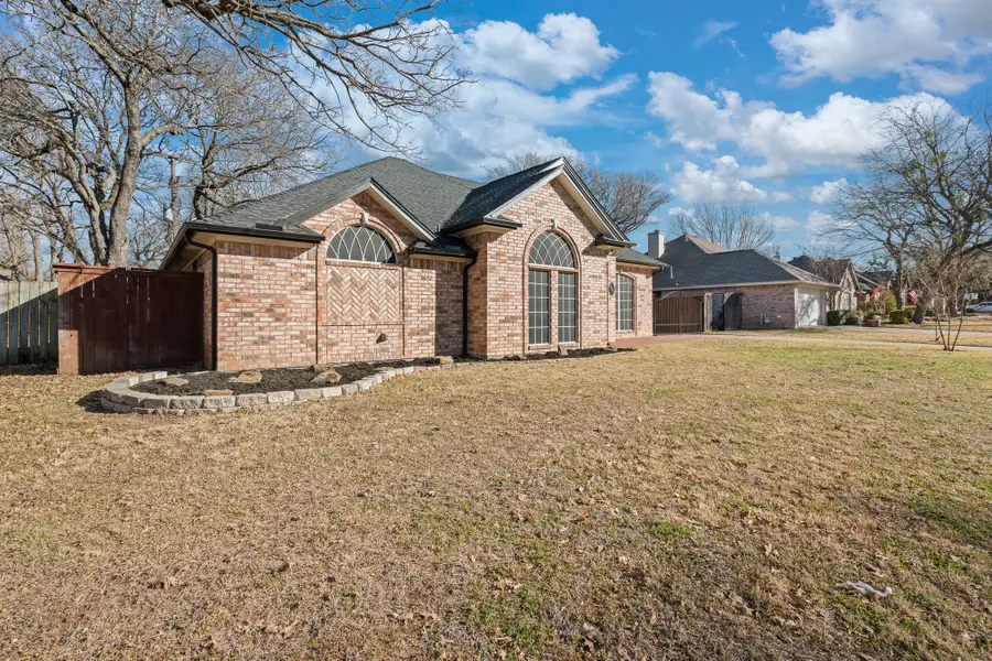 905 Evandale Road, Burleson, TX 76028 - Image #2