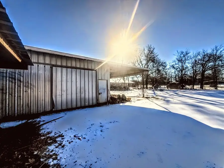 140 Pecan Street, Blossom, TX 75416 - Image #2