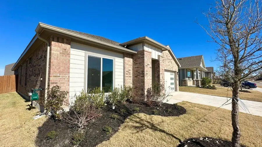 10828 Black Onyx Drive, Crowley, TX 76036 - Image #2