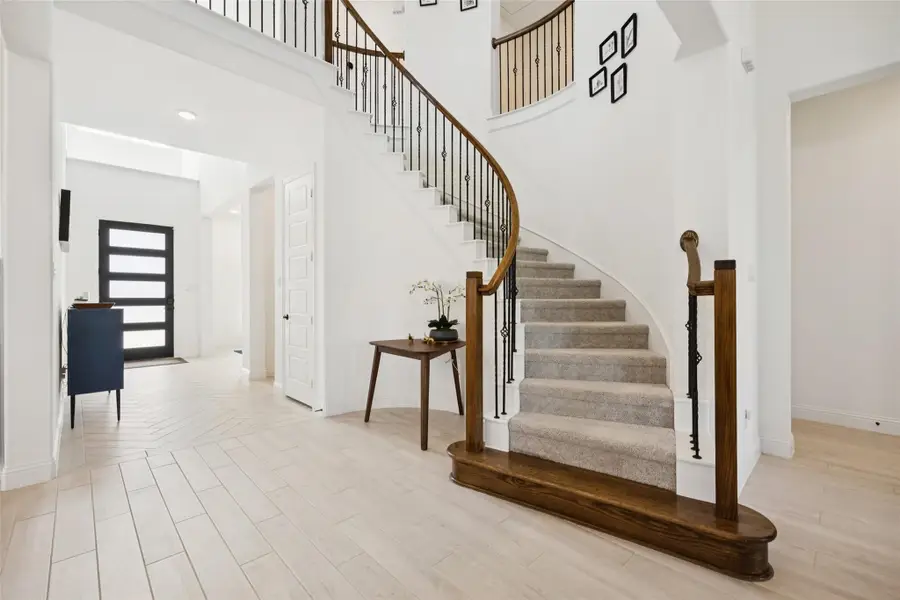 6805 Lost Falls Drive, Justin Roanoke, TX 76226 - Image #2