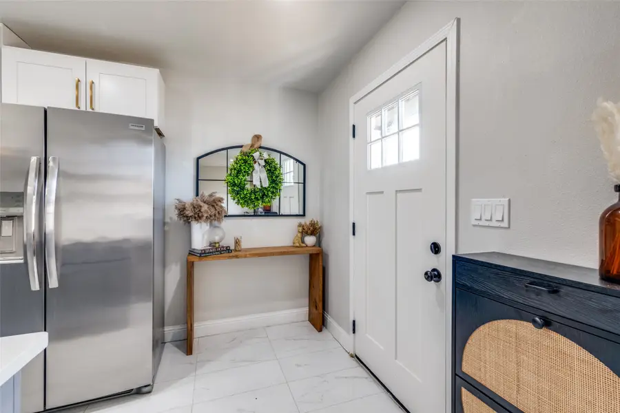 348 Thompson Street, Fort Worth, TX 76134 - Image #3