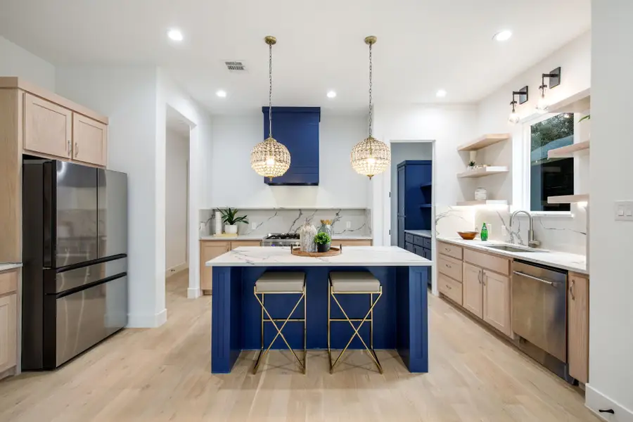 805 S Glasgow, Dallas, TX 75223 - Image #2