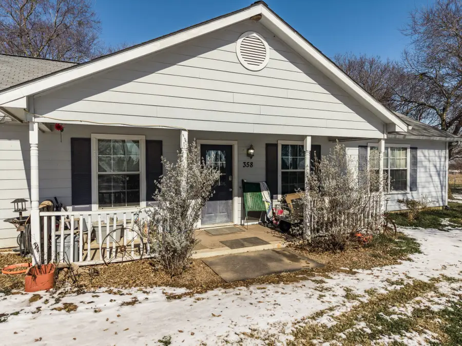 358 E Pecan Street, Waxahachie, TX 75165 - #3