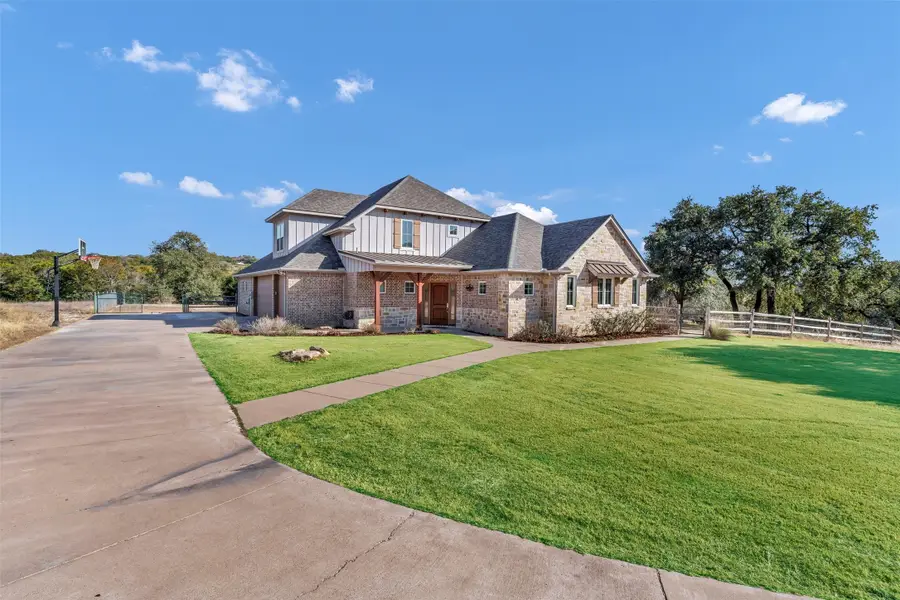 2701 Alta Vista Court, Granbury, TX 76049 - Image #2