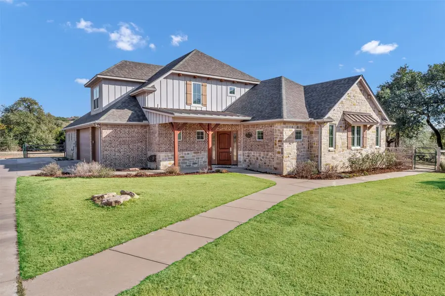 2701 Alta Vista Court, Granbury, TX 76049 - Image #3