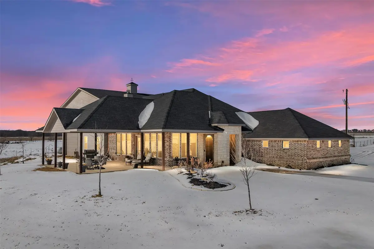 2790 W Fm 922 Road, Valley View, TX 76272 - #1