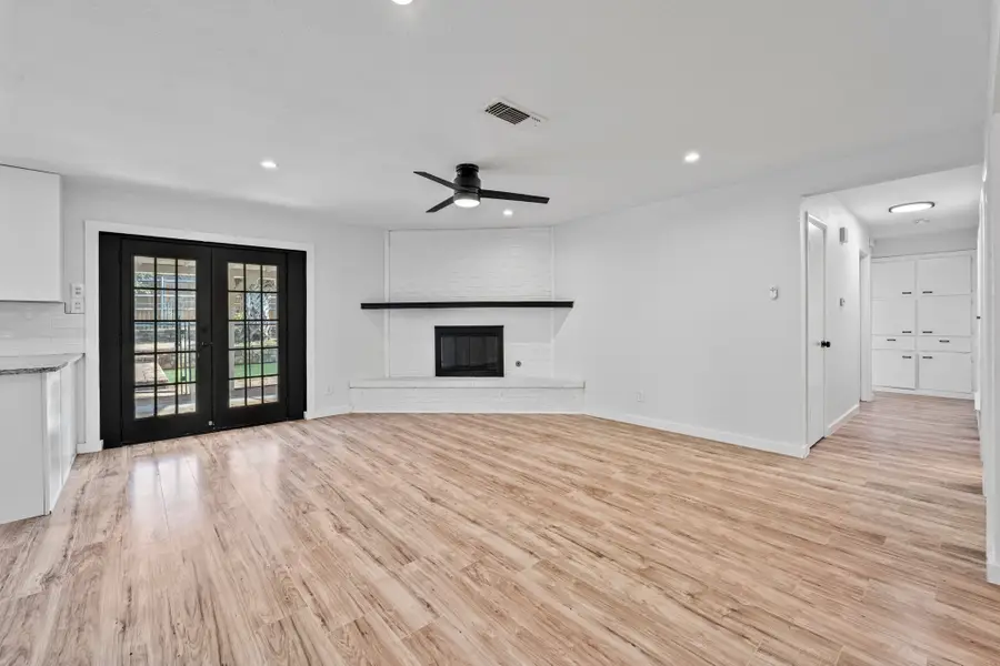 600 Circleview Drive N, Hurst, TX 76054 - Image #3