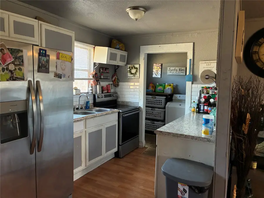 402 N Waco Street, Mart, TX 76664 - #3