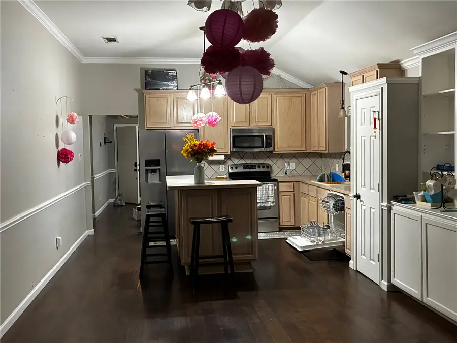 520 Kelley Court, Fort Worth, TX 76120 - Image #2