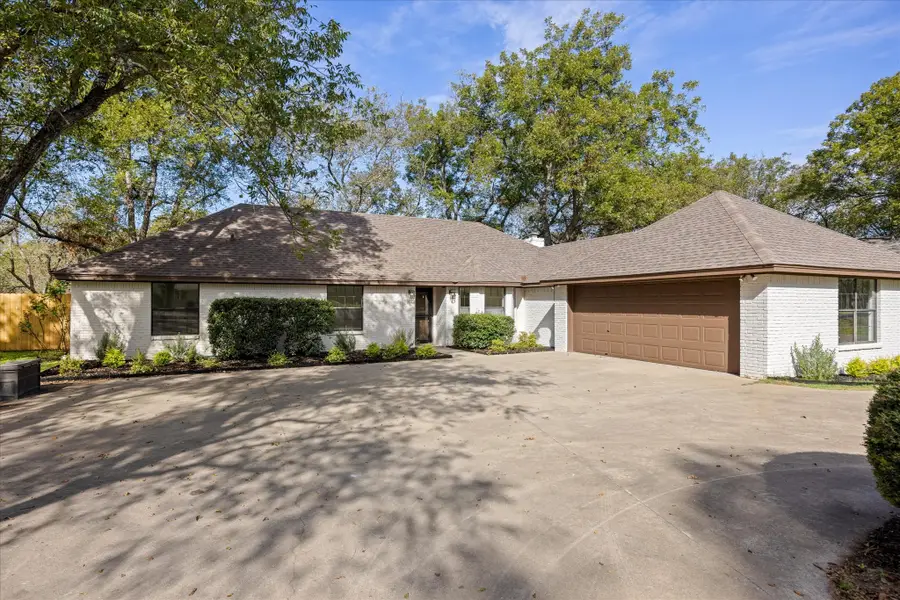 8906 Monticello Drive, Granbury, TX 76049 - Image #2