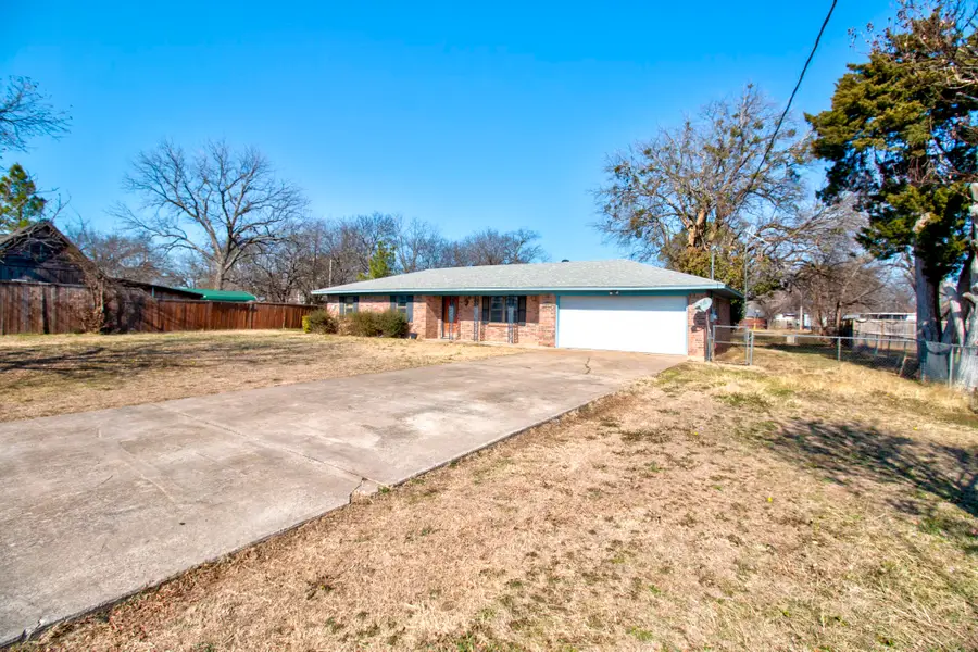 305 Gene Autry Drive, Tioga, TX 76271 - #3
