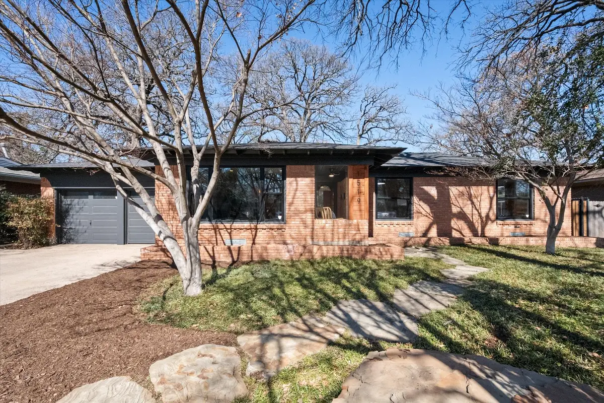 1519 W Lavender Lane, Arlington, TX 76013 - #1