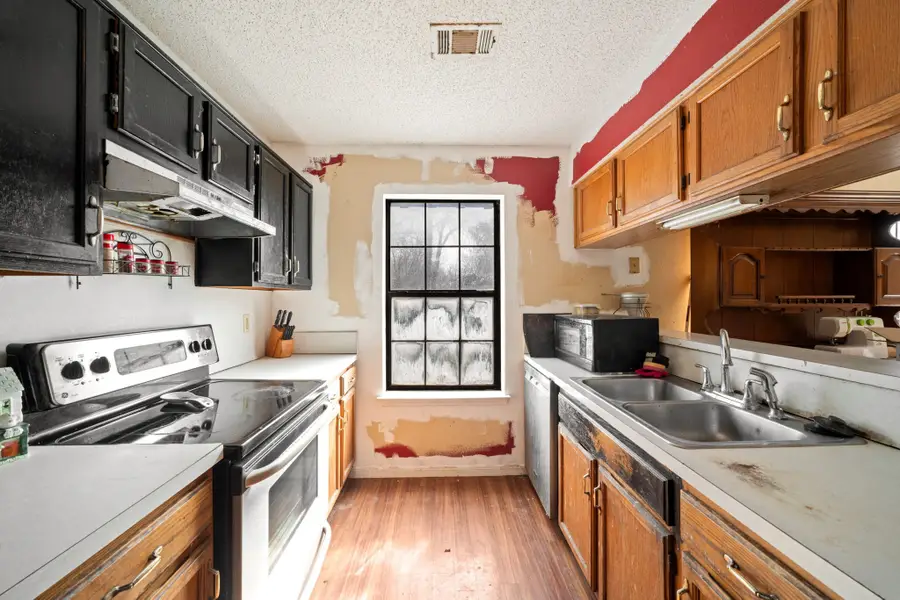 102 Marvin Gardens, Waxahachie, TX 75165 - #3