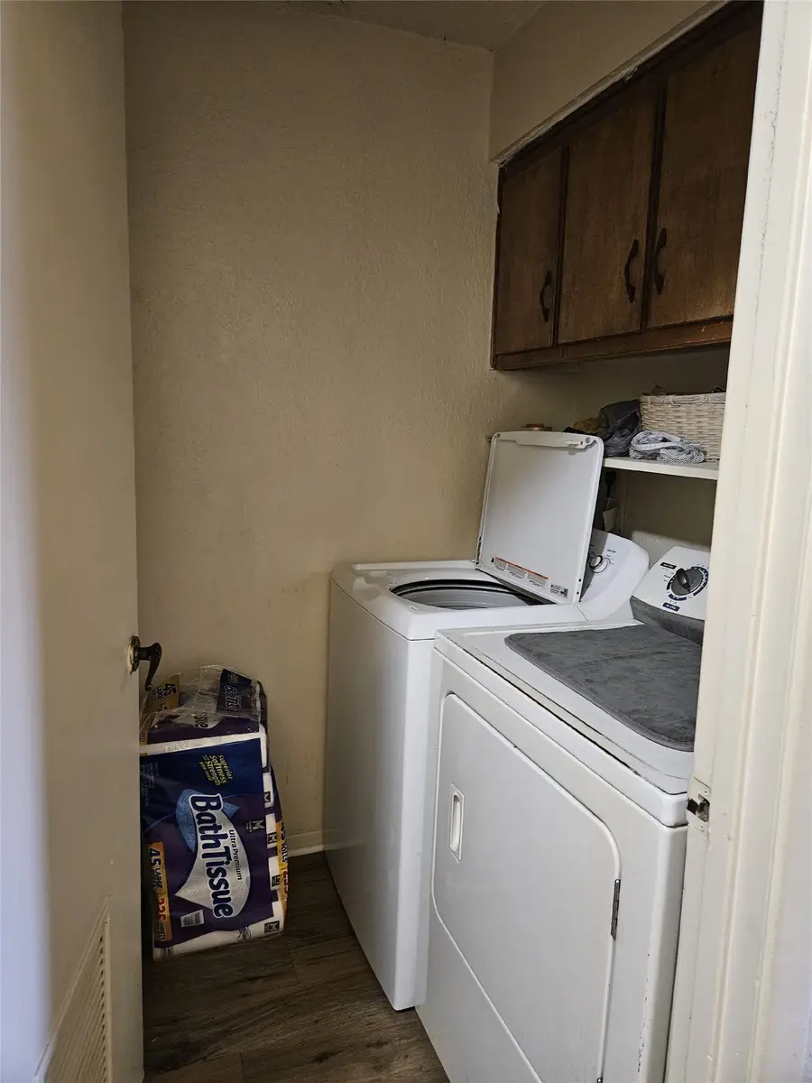 1049 Cottonwood Trail, Benbrook, TX 76126 - Image #3